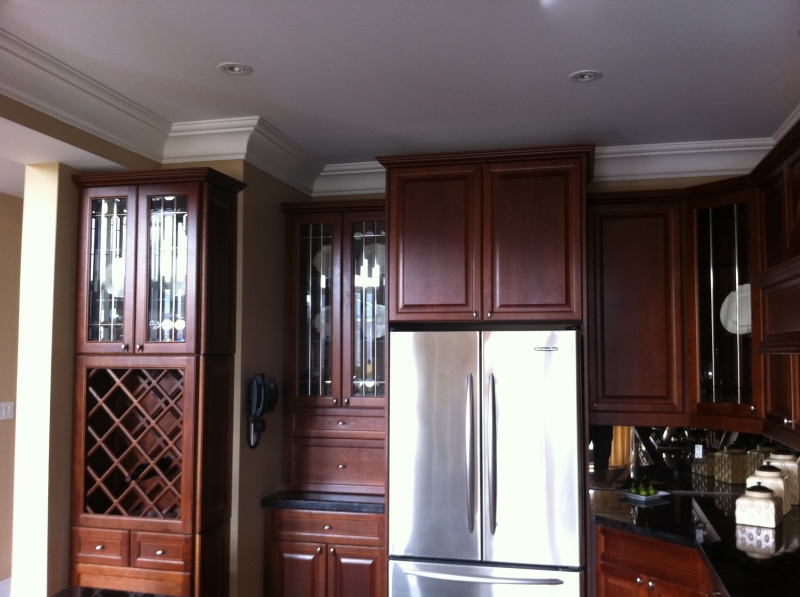 molding above cabinets